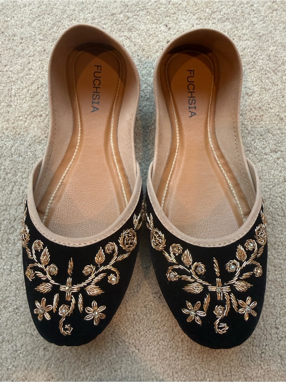 Fuchsia Marina Women's Black Embroidered Ballet Flats